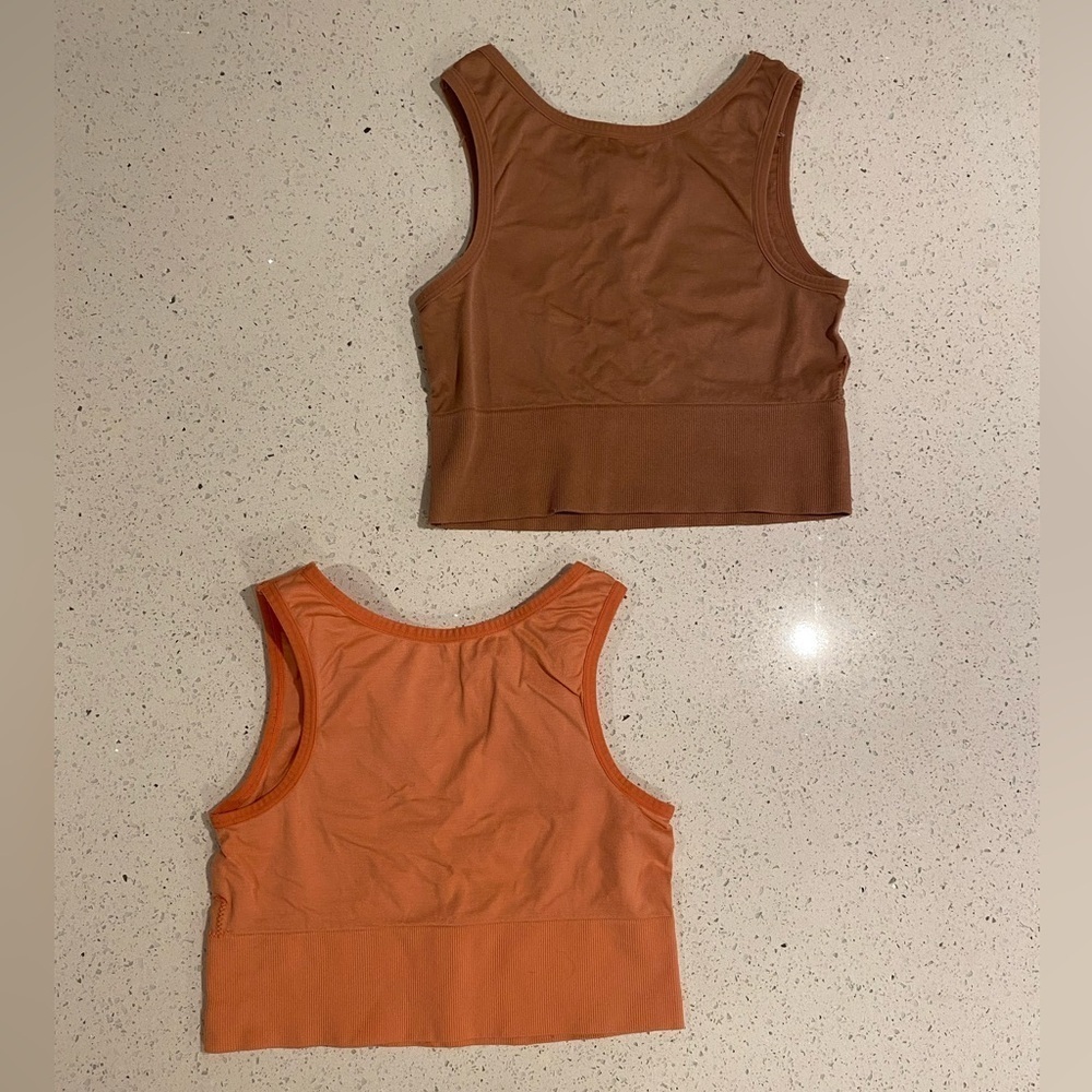 Women's Sleeveless Tops